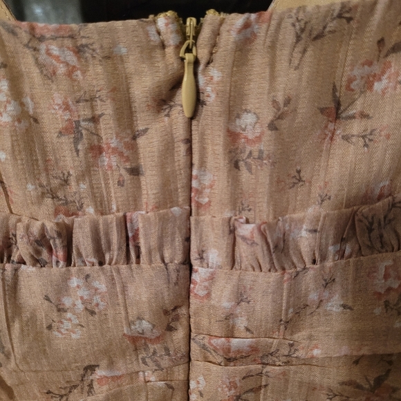 NWT Storia ruched & tiered romantic midi dress - L.       M9 - Picture 9 of 10